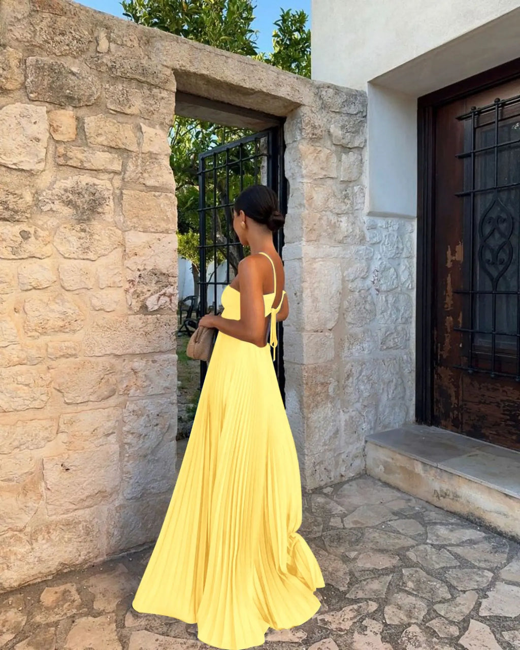 2026 New Women's Fashionable and Elegant Summer Camisole Beach Vacation Long Dress Elegant Backless Pleated Long Dress