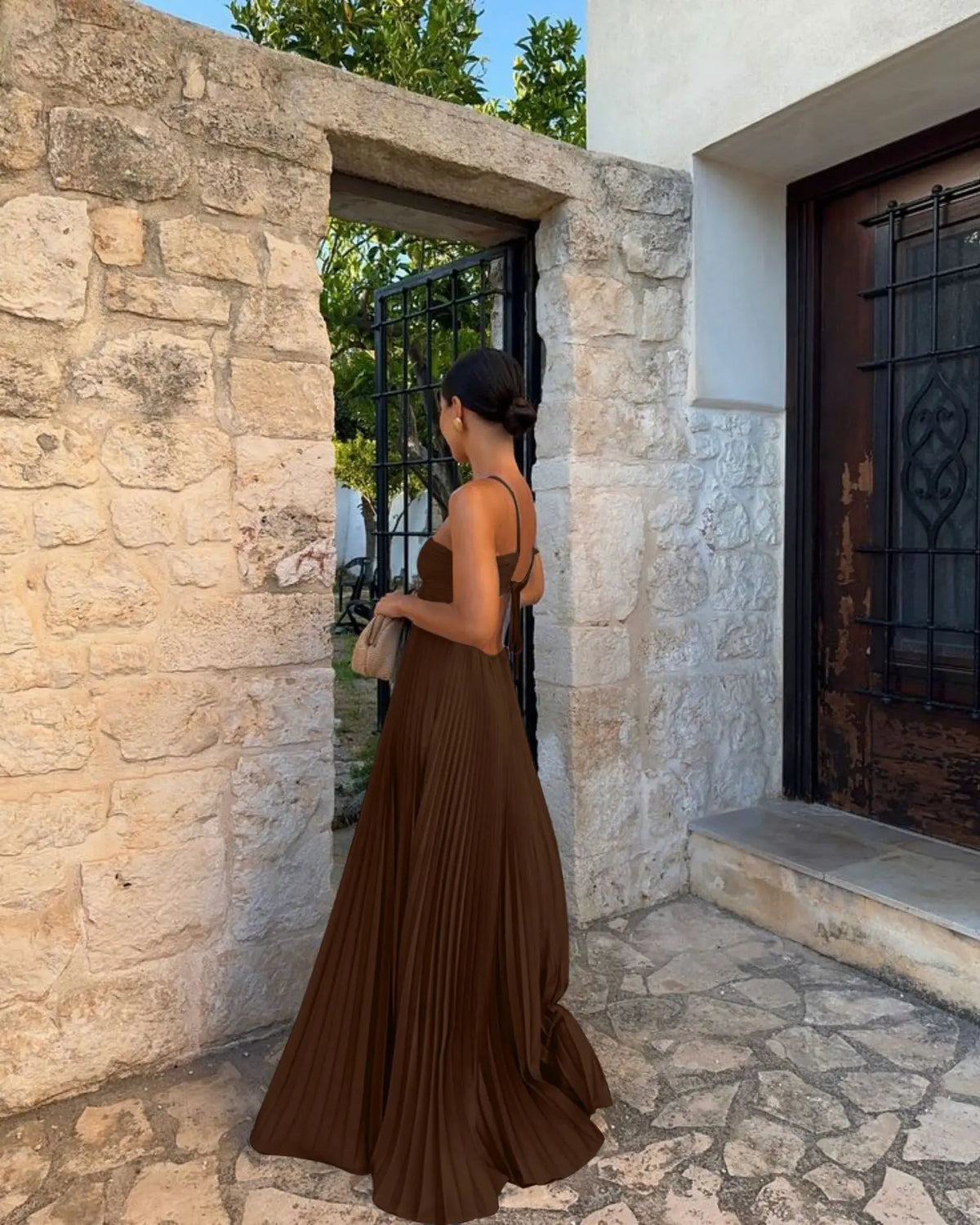 2026 New Women's Fashionable and Elegant Summer Camisole Beach Vacation Long Dress Elegant Backless Pleated Long Dress