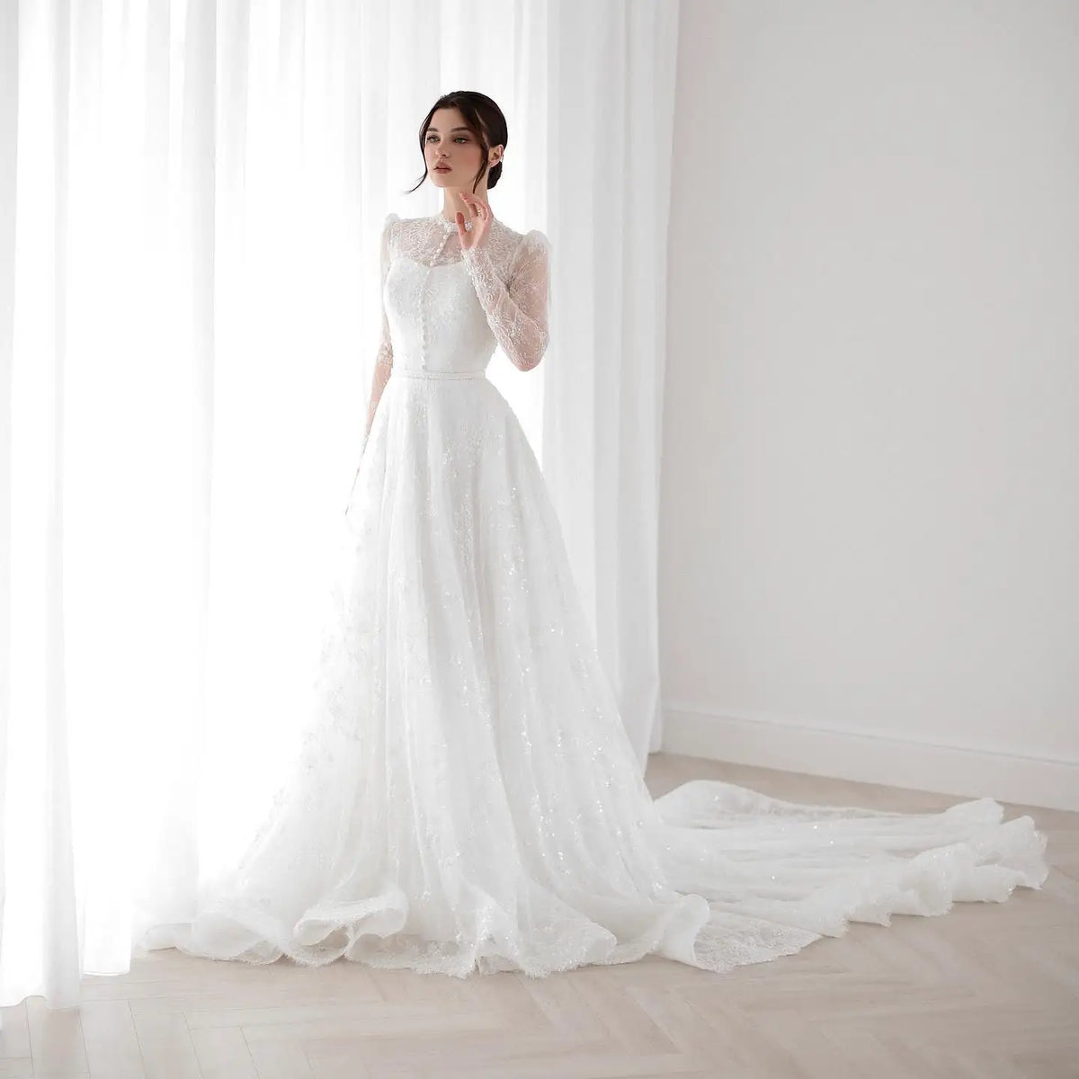Saudi Arab Wedding Dress Customized Long Sleeve Illusion Sequined Lace Court Train Bridal Gown Robe De Mariage Bride Dresses