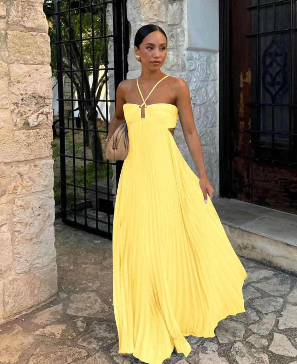 2026 New Women's Fashionable and Elegant Summer Camisole Beach Vacation Long Dress Elegant Backless Pleated Long Dress